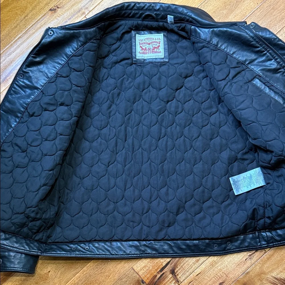 Levi's Black Leather Shirt Jacket with Chest Pockets - Picture 4 of 7